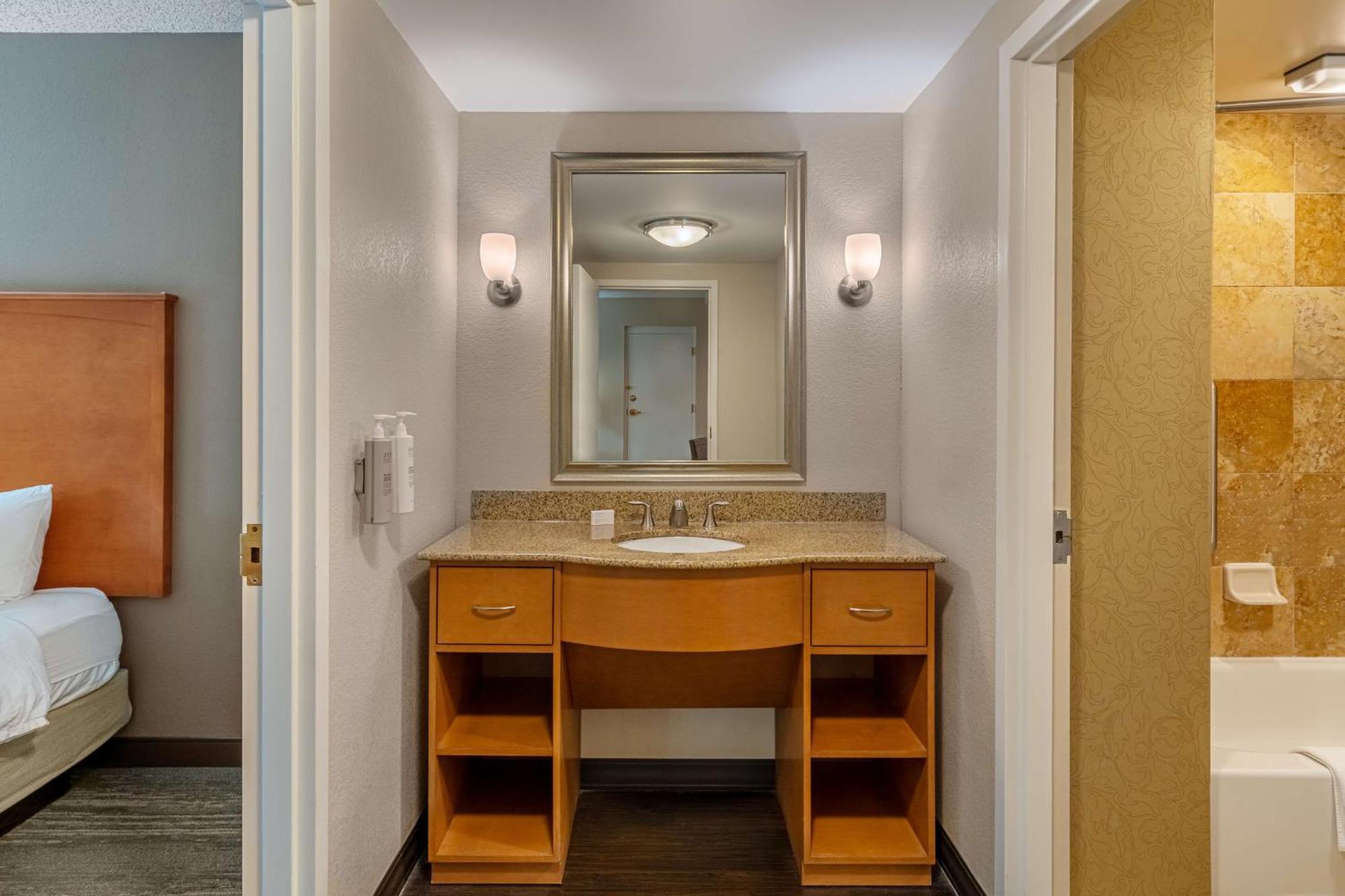 Hampton Inn&Suites Nashville-Vanderbilt-Elliston Place Extérieur photo
