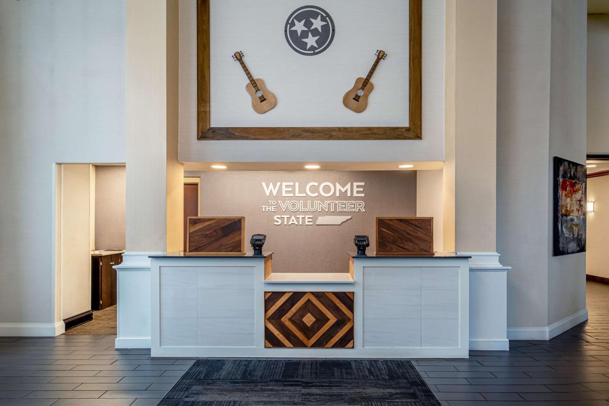 Hampton Inn&Suites Nashville-Vanderbilt-Elliston Place Extérieur photo