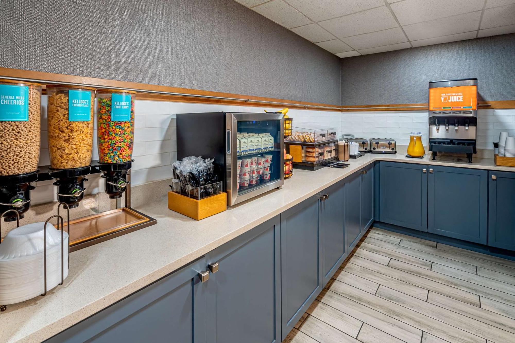 Hampton Inn&Suites Nashville-Vanderbilt-Elliston Place Extérieur photo