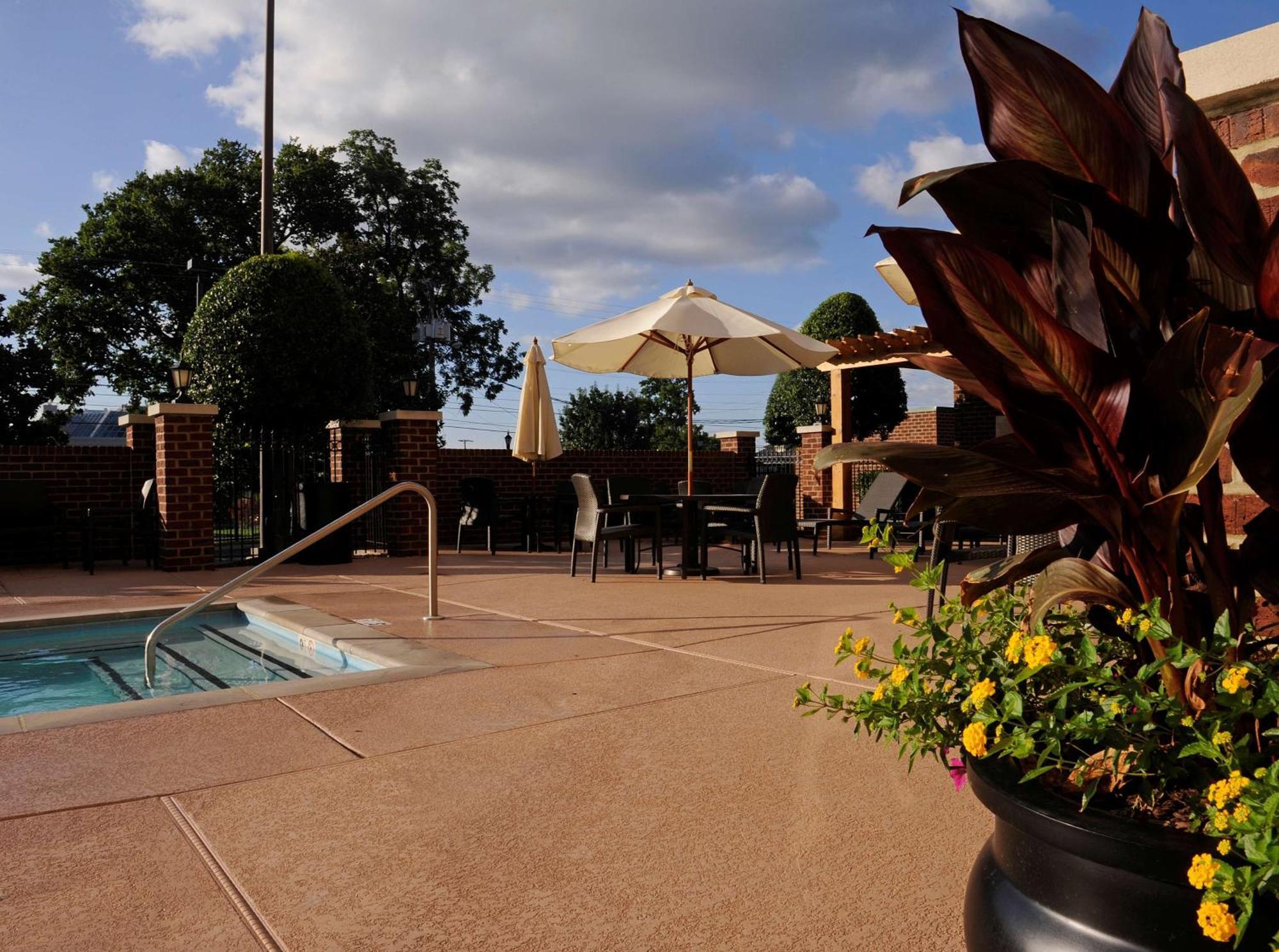 Hampton Inn&Suites Nashville-Vanderbilt-Elliston Place Extérieur photo